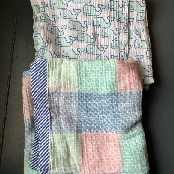 Set of Two Vineyard Vines x Target baby blankets never used - Picture 2 of 4